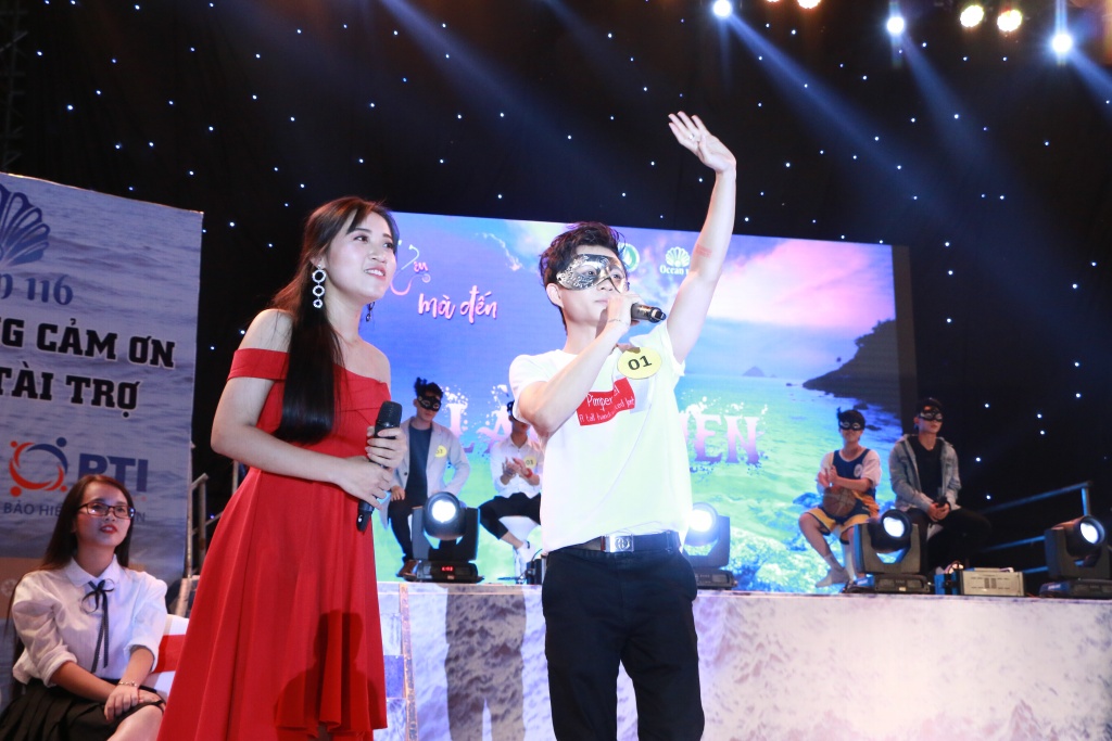 dem hoi chao tan sinh vien dh y ha noi day sang tao voi phien ban vi y ma den