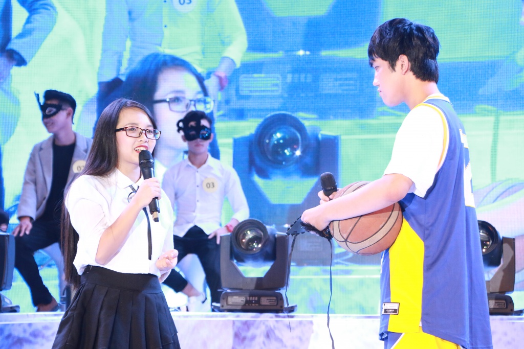 dem hoi chao tan sinh vien dh y ha noi day sang tao voi phien ban vi y ma den