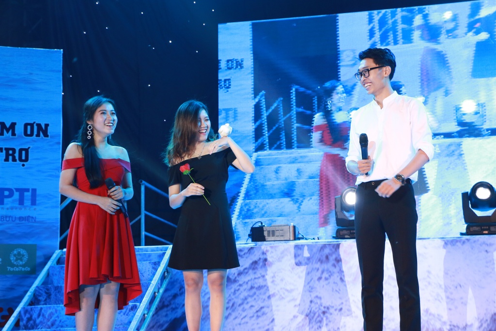 dem hoi chao tan sinh vien dh y ha noi day sang tao voi phien ban vi y ma den