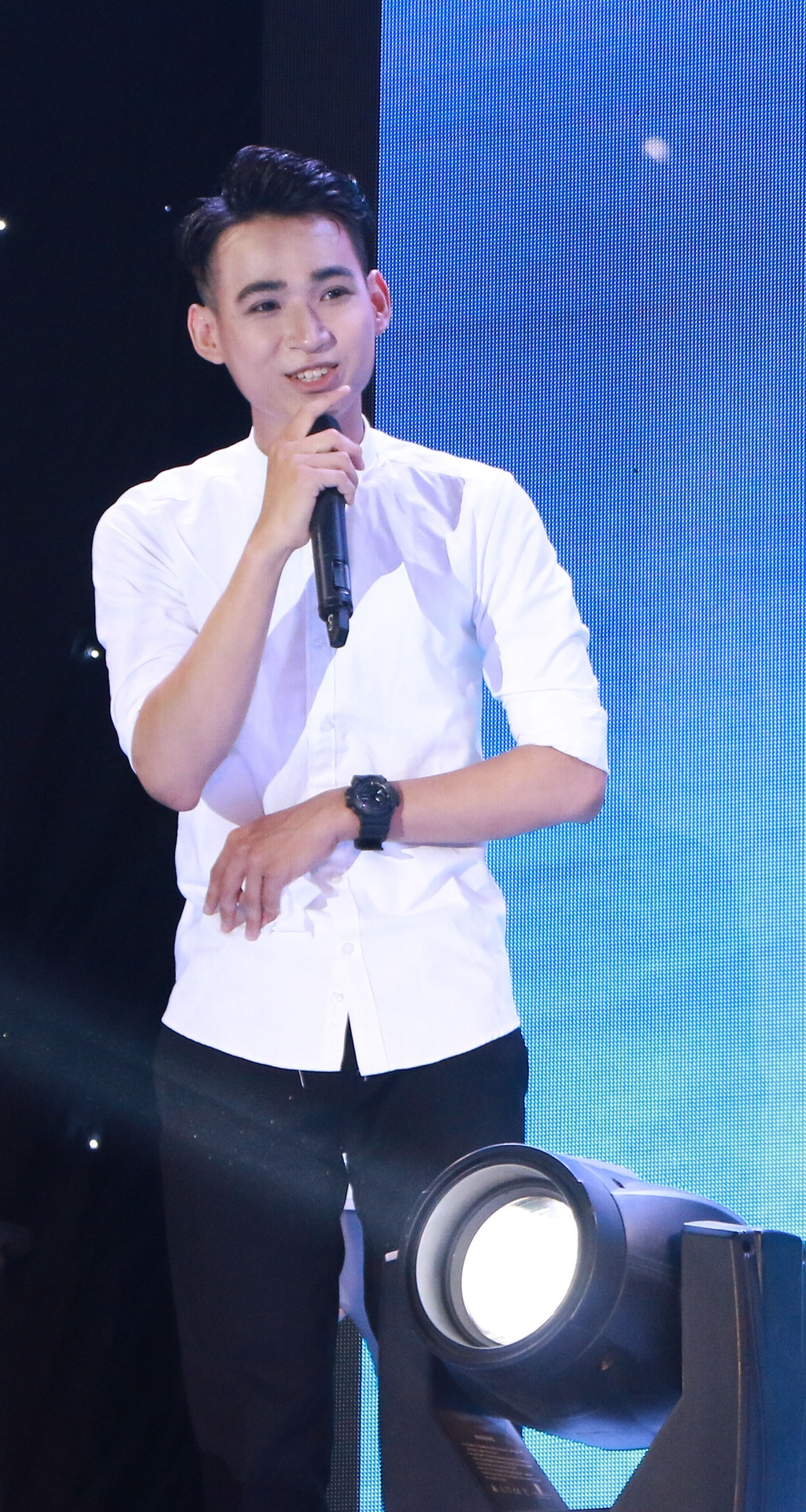 dem hoi chao tan sinh vien dh y ha noi day sang tao voi phien ban vi y ma den