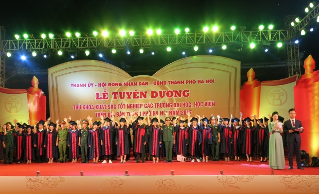 88 thu khoa tot nghiep xuat sac nam 2018 se duoc vinh danh tai van mieu toi nay 810