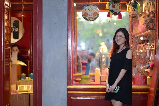 nu thu khoa kep tai nang xinh dep cua dh ha noi