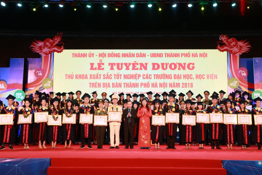 nhung thu khoa truong su pham thu khoa khong phai mot sach lam duoc viec thi khong so that nghiep