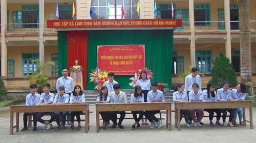 hoc sinh tuyen quang dien quynh bup be tuyen truyen giao duc phap luat trong nha truong