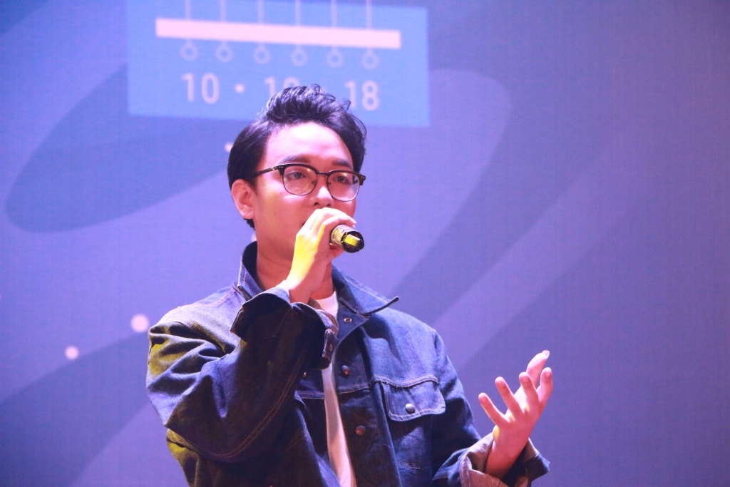 Á quân The Voice hát cùng tân sinh viên ĐH Kinh tế trong Gala 'Thiên hà đại chiến' a quan the voice 2015 hat cung tan sinh vien dh kinh te trong gala thien ha dai chien