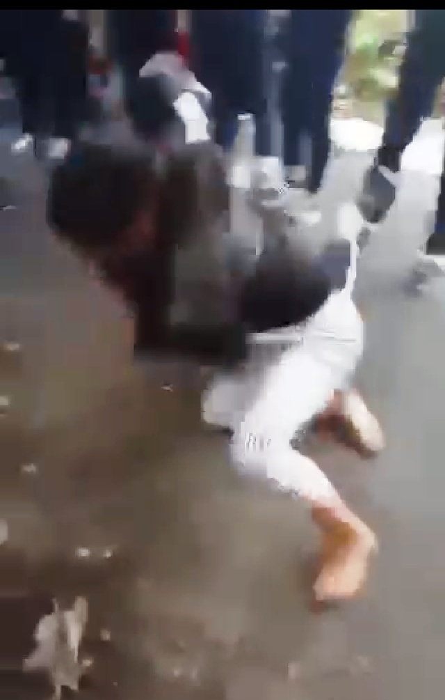 xuat hien clip nu sinh lop 7 danh ban da man 150521