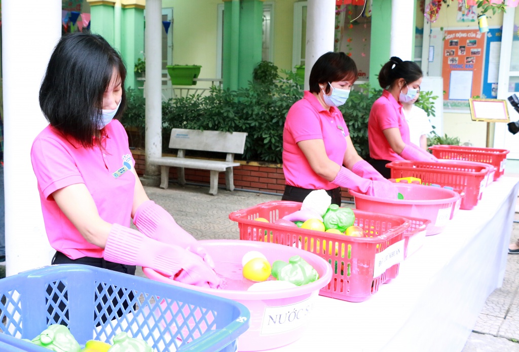 Cần làm gì để phòng chống dịch bệnh tay chân miệng khi trẻ ở trường? can lam gi de phong chong dich benh tay chan mieng khi tre o truong