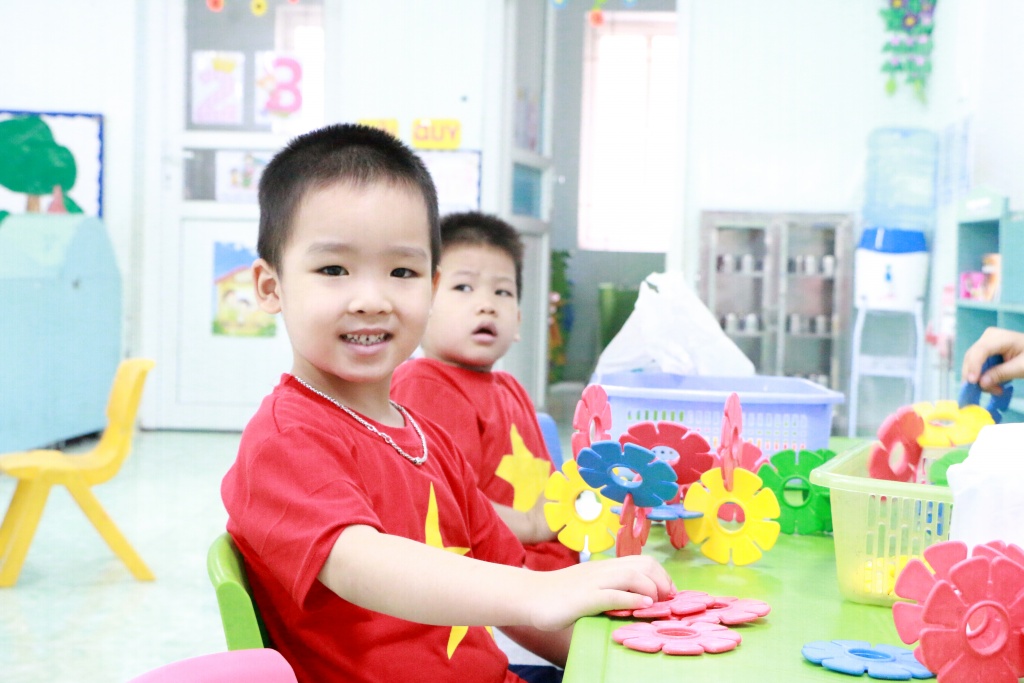 Cần làm gì để phòng chống dịch bệnh tay chân miệng khi trẻ ở trường? can lam gi de phong chong dich benh tay chan mieng khi tre o truong