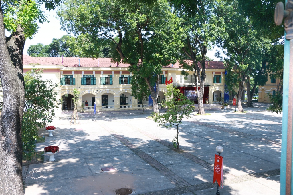 Khám phá những góc 'check-in' không thể bỏ lỡ ở trường THPT Chu Văn An - Ngôi trường xuyên thế kỉ kham pha nhung goc check in khong the bo lo o truong thpt chu van an ngoi truong xuyen the ki