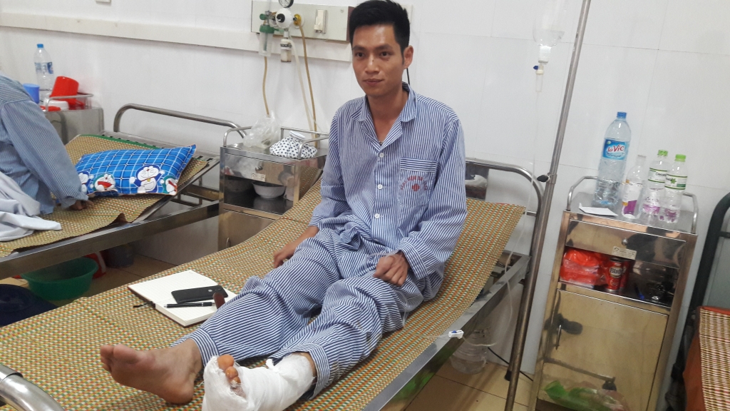 chien si bi thuong khi dap lua chuyen binh thuong doi voi nguoi linh