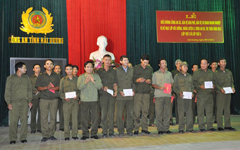 de xuat trao vu khi cho cong an xa phai co quy trinh su dung