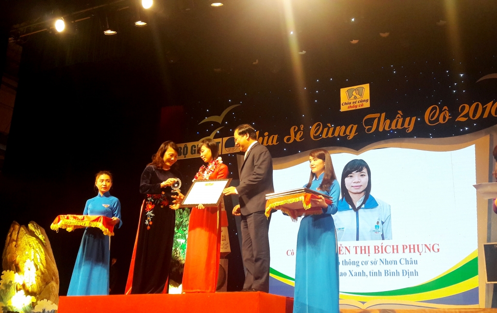 vinh danh 42 giao vien tieu bieu vung bien dao con kho khan