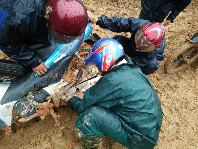 46 thay giao o truong tieu hoc tri le 4 va cau chuyen co tich cong chu len non