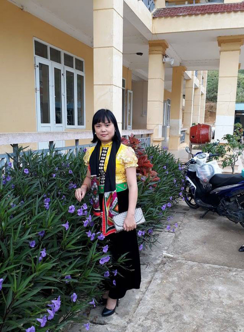 co giao ban mong va mon qua 5 qua trung ngay 2011