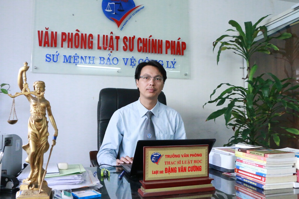 vu 7 hoc sinh bi duoi hoc do noi xau thay co tren facebook giao vien khong co quyen tu y xem dien thoai cua hoc sinh