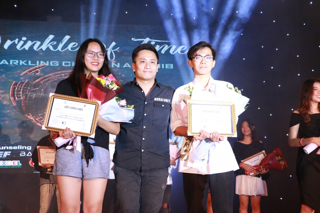 Sôi động đêm chung kết cuộc thi tài năng học sinh Chu Văn An - ngôi trường 110 tuổi soi dong dem chung ket cuoc thi tai nang hoc sinh chu van an ngoi truong 110 tuoi