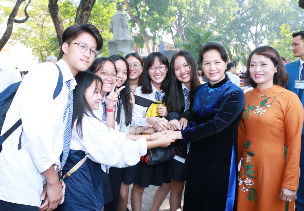 Những hình ảnh xúc động tại đại lễ 110 năm ngày truyền thống trường THPT Chu Văn An nhung hinh anh xuc dong tai dai le 110 nam ngay truyen thong truong thpt chu van an