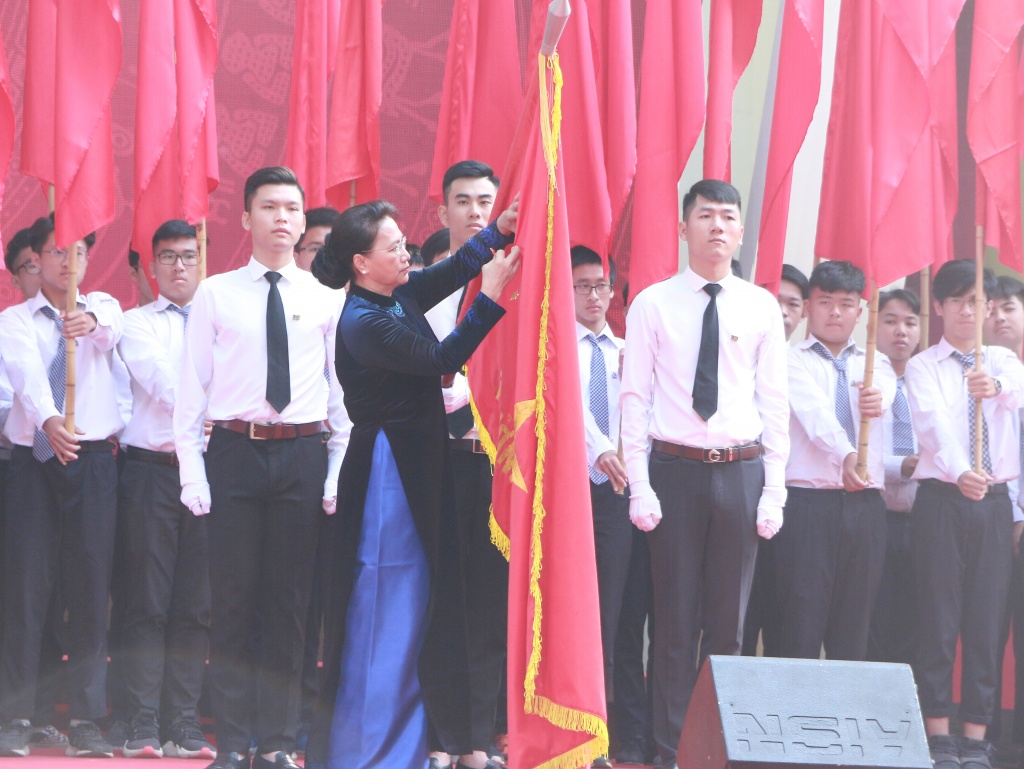 Những hình ảnh xúc động tại đại lễ 110 năm ngày truyền thống trường THPT Chu Văn An nhung hinh anh xuc dong tai dai le 110 nam ngay truyen thong truong thpt chu van an