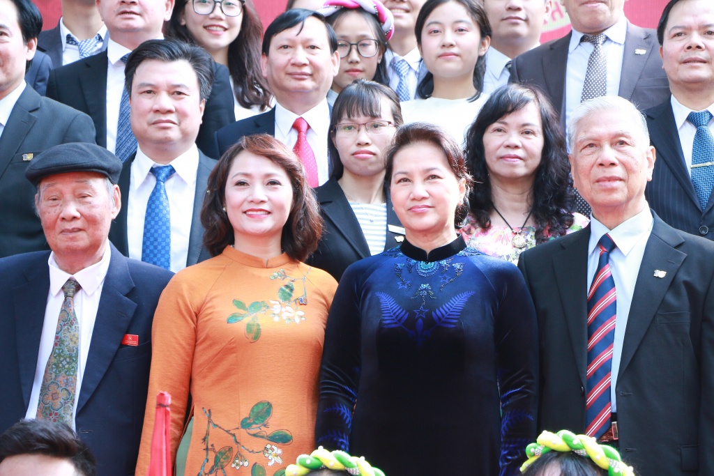Những hình ảnh xúc động tại đại lễ 110 năm ngày truyền thống trường THPT Chu Văn An nhung hinh anh xuc dong tai dai le 110 nam ngay truyen thong truong thpt chu van an