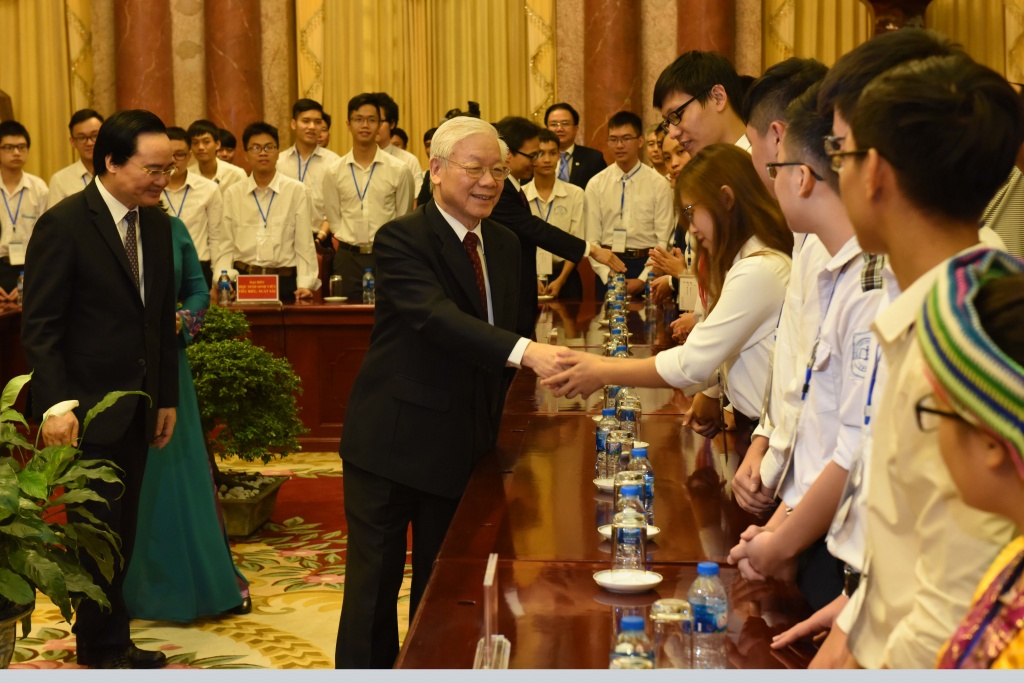 Tổng Bí thư, Chủ tịch nước Nguyễn Phú Trọng: Các em học sinh, sinh viên cần có cả đức và tài tong bi thu chu tich nuoc nguyen phu trong cac em hoc sinh sinh vien can co ca duc va tai