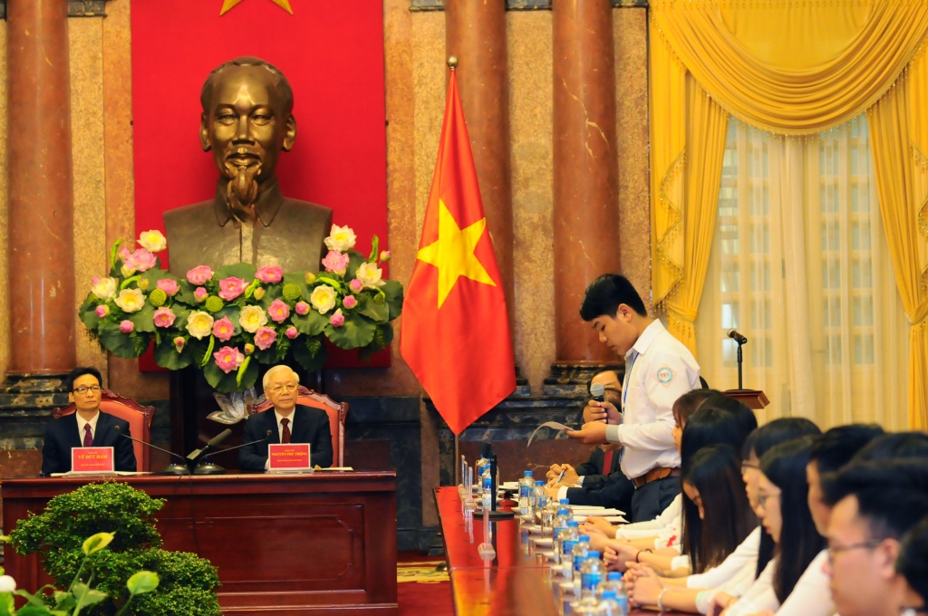 Tổng Bí thư, Chủ tịch nước Nguyễn Phú Trọng: Các em học sinh, sinh viên cần có cả đức và tài tong bi thu chu tich nuoc nguyen phu trong cac em hoc sinh sinh vien can co ca duc va tai