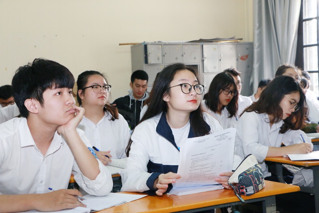 Trường THPT Phan Đình Phùng 'thay áo mới' chuẩn bị bước sang tuổi 45 truong thpt phan dinh phung thay ao moi chuan bi buoc sang tuoi 45