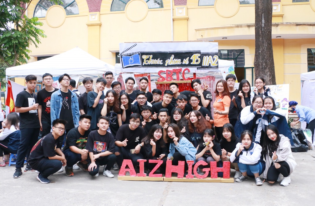 Cô trò trường Phan Đình Phùng sôi động trong điệu nhảy zumba điêu luyện co tro truong phan dinh phung soi dong trong dieu nhay rumba dieu luyen