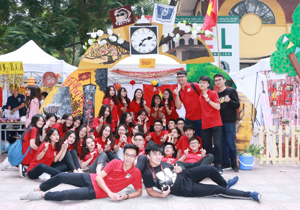 Cô trò trường Phan Đình Phùng sôi động trong điệu nhảy zumba điêu luyện co tro truong phan dinh phung soi dong trong dieu nhay rumba dieu luyen