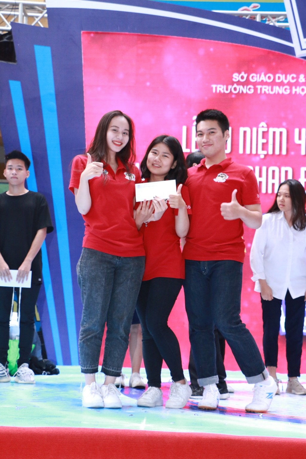 Cô trò trường Phan Đình Phùng sôi động trong điệu nhảy zumba điêu luyện co tro truong phan dinh phung soi dong trong dieu nhay rumba dieu luyen