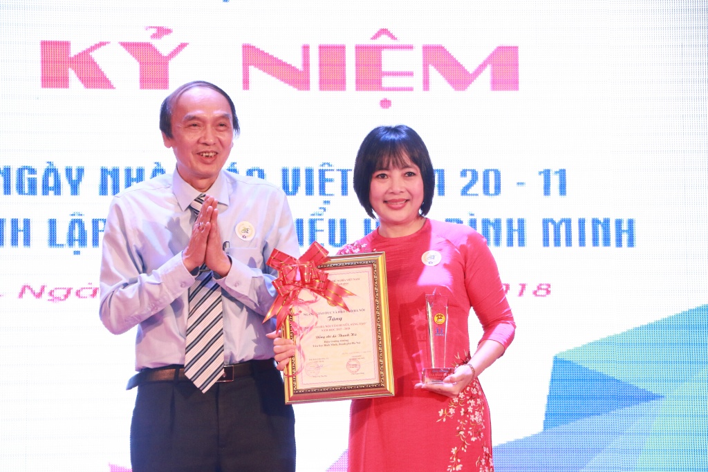 25 năm 'đưa đò' chắp cánh cho những 'vầng trăng khuyết' của trường Tiểu học Bình Minh 25 nam dua do chap canh cho nhung vang trang khuyet cua truong tieu hoc binh minh