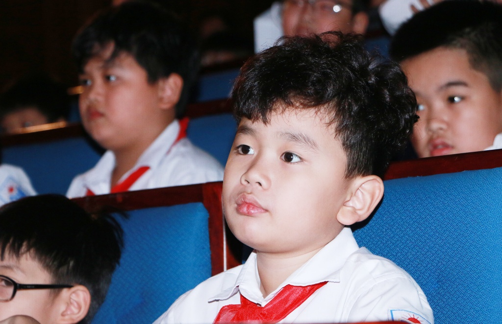 25 nam dua do chap canh cho nhung vang trang khuyet cua truong tieu hoc binh minh