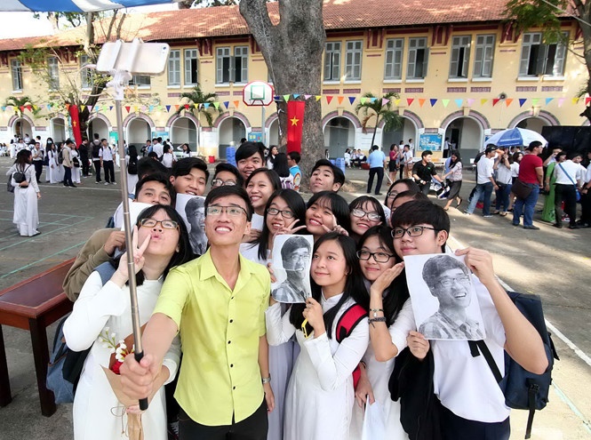 hoc sinh muon giao vien cham chut ve ben ngoai