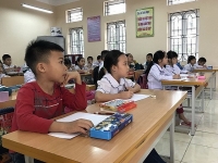 truong hoc bi ke xau dap pha hang chuc cua kinh