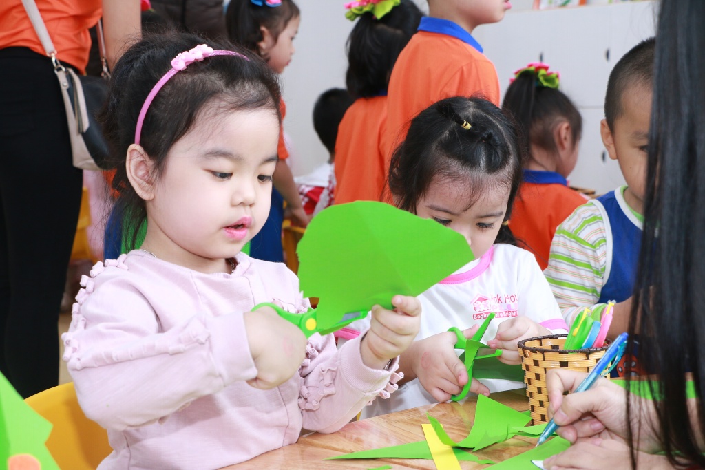 tang tinh tu lap sang tao cho tre mam non bang cac hoat dong trai nghiem