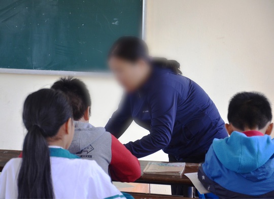 Trước ngày 26/11 phải có báo cáo gửi Bộ GD&ĐT vụ cô giáo bắt học sinh tát bạn 231 cái truoc ngay 2611 phai co bao cao gui bo gddt vu co giao bat hoc sinh tat ban 231 cai