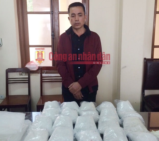 thai nguyen cong an no sung bat giu vu van chuyen gan 20kg ma tuy da