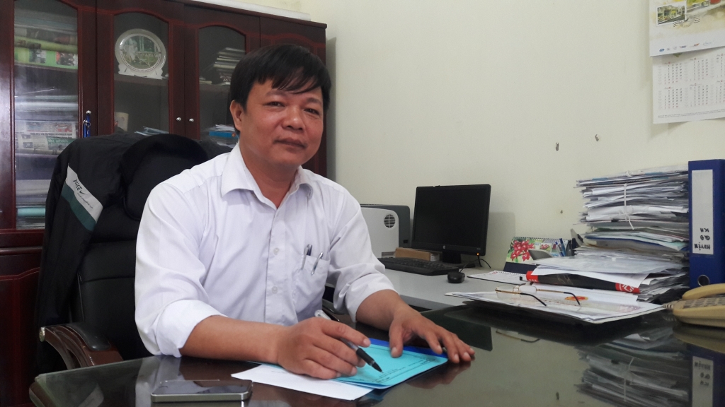 ha noi nu sinh lop 11 to bi thay giao xam hai nhieu lan
