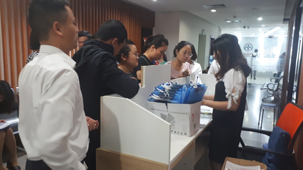 Sắp thay đổi cấu trúc đề thi TOEIC: Sinh viên Hà Nội 'thở phào' vì không cần phải chen lấn vẫn đăng kí được suất thi sap thay doi cau truc de thi toeic sinh vien ha noi tho phao vi khong can phai chen lan van dang ki duoc suat thi