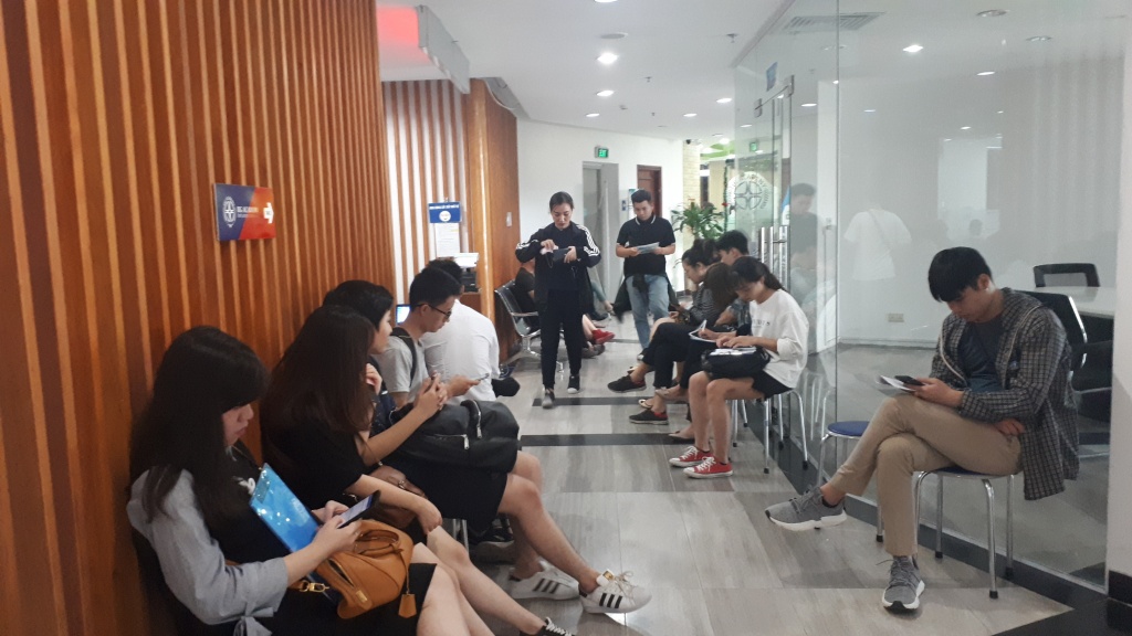 Sắp thay đổi cấu trúc đề thi TOEIC: Sinh viên Hà Nội 'thở phào' vì không cần phải chen lấn vẫn đăng kí được suất thi sap thay doi cau truc de thi toeic sinh vien ha noi tho phao vi khong can phai chen lan van dang ki duoc suat thi
