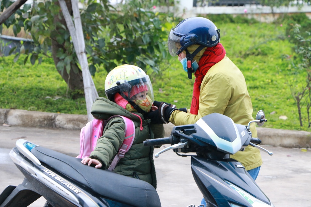 ret dam phu huynh lo lang tim cho gui con neu hoc sinh nghi hoc tranh ret