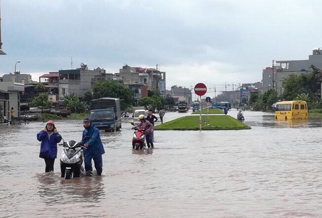 ha nam mua lon chua tung co nhieu tuyen pho bien thanh song