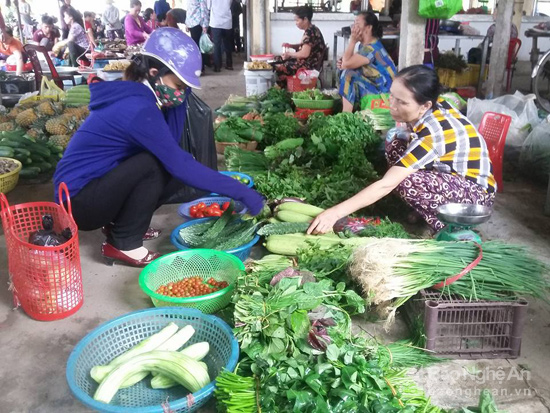 thuc pham giai nhiet hut khach ngay nang nong