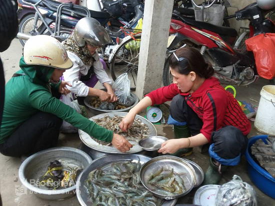 thuc pham giai nhiet hut khach ngay nang nong