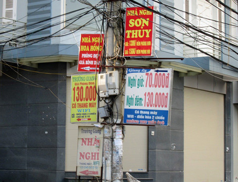 nha nghi ha noi het phong vi sinh vien nguoi lao dong tron nong