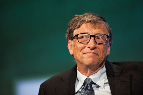 tiet lo gay soc ve bill gates co the nhay qua mot chiec ghe de nhat tien roi