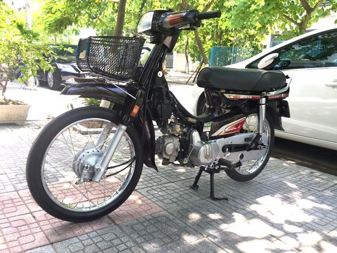 xe may honda dream ii bien khung gia 200 trieu tai ha noi