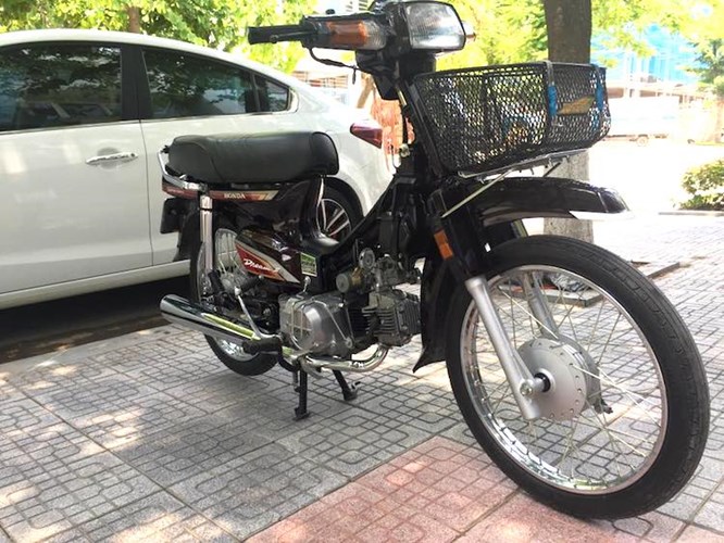xe may honda dream ii bien khung gia 200 trieu tai ha noi