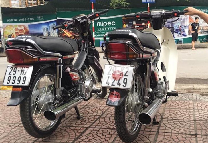 xe may honda dream ii bien khung gia 200 trieu tai ha noi