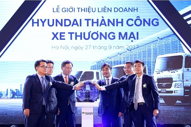 tap doan thanh cong se xuat khau xe thuong mai cuoi nam 2018