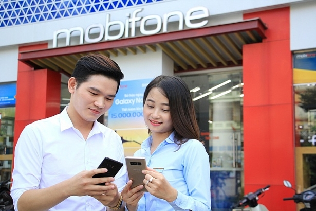 galaxy note 8 chay hang mobifone ban gia 749 trieu dong kem dieu kien goi cuoc